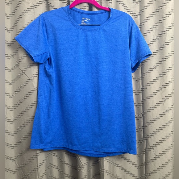 Arc’teryx T-shirt tee top shirt size M EUC blue 
Tags: Nike, patagonia - Picture 1 of 5